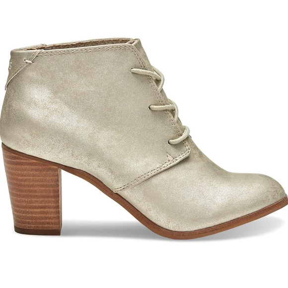 Toms Cream and Brown Ankle Boots with Lace-Up Design - Picture 1 of 5